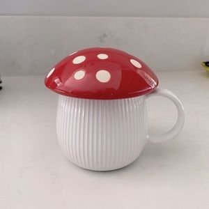Cute mushroom mug with warming lid